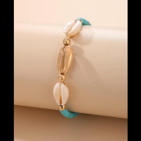 White & Gold Puka Shells accented with Mini Turquoise Beads Anklet - Picture 2 of 5